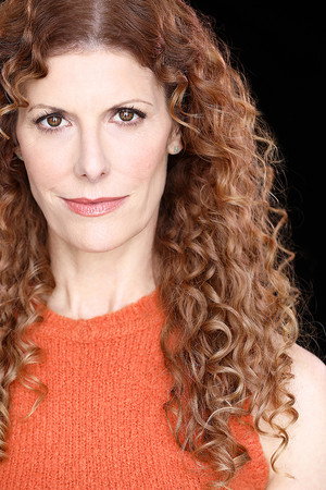 Elisa Nixon in Earthworm
