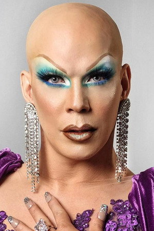Ikaro Kadoshi in Valley of the Dolls