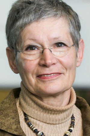 Heide Pfarr in Heimchen am Computer
