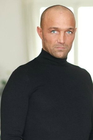 Mario Magalhaes in Angel Face