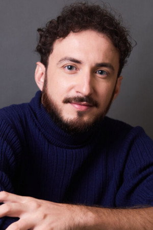 André Campos in Black Miçanga