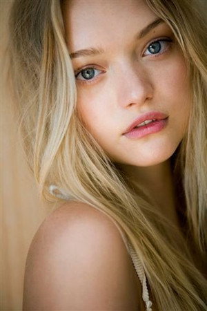 Gemma Ward in The Strangers