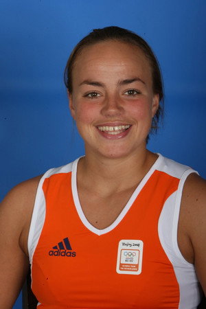 Maartje Paumen in Lucha: Playing the Impossible