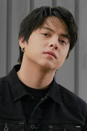 Daniel Padilla in Sisterakas