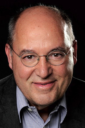 Gregor Gysi in Peter Eisenman: Building Germany's Holocaust Memorial
