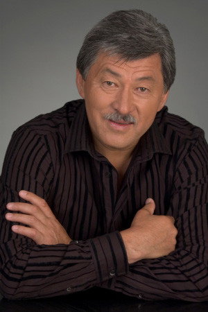 Doskhan Zholzhaksynov in The Descendant of the Snow Leopard