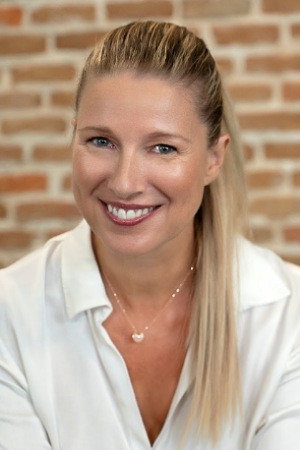 Anne Igartiburu in Perfect Happiness