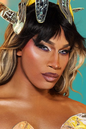 Soa De Muse in Underneath the Sequence, Rage: a History of Drag