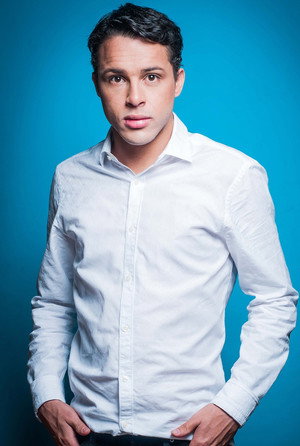 Luis Silva in Simón