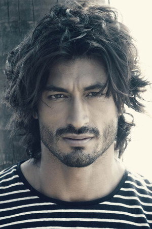 Vidyut Jammwal in Commando 2 - The Black Money Trail