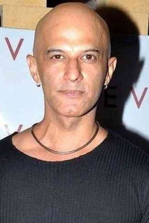 Rajesh Khera in Chain Kulii Ki Main Kulii