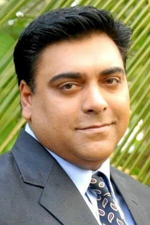Ram Kapoor in Karthik Calling Karthik