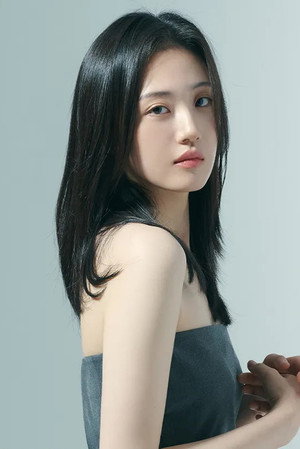 Jung Ha-jin in Shooting Girls