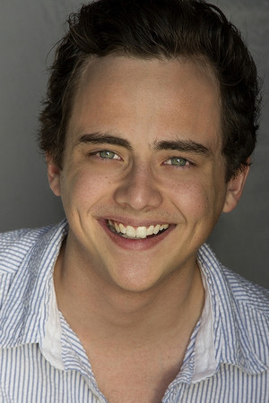 Ryan Malgarini in Oliver  Stoned
