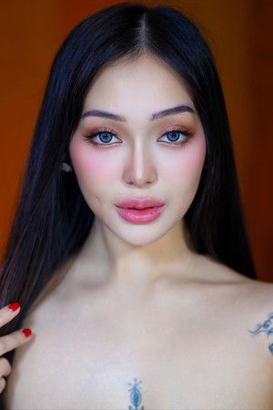 Audrey Avila in Takas