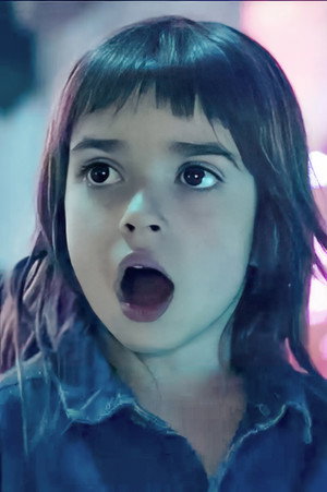 Isabela Palópoli in Bad Christmas