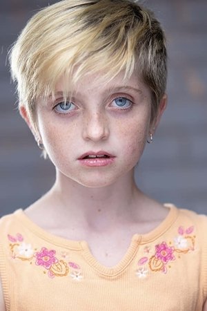 Farrah Mackenzie in Leave the World Behind