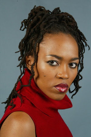 Moshidi Motshegwa in Oasis