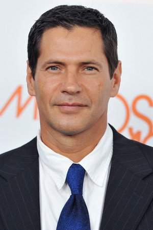 Thomas Calabro in Safehouse