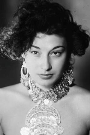 Lola Sedki in Shari al-bahlawan
