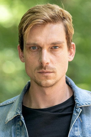 Daniel Sträßer in Highly Explosive