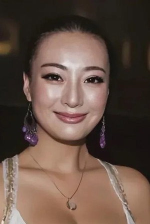 Daniella Wang in Midnight Hair