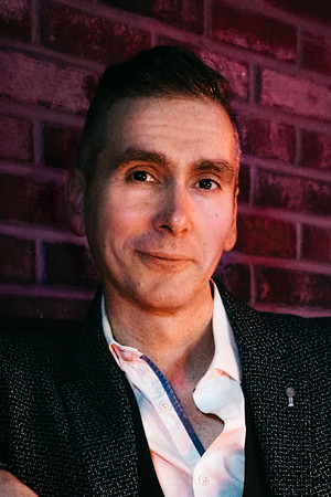 Neil Chase in Contamination