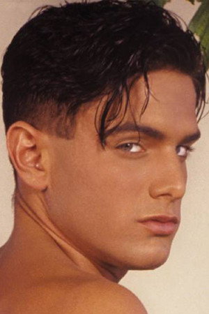 Leo Masters in Dead Guys