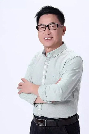 Xinyun Lin in Behind the cloud
