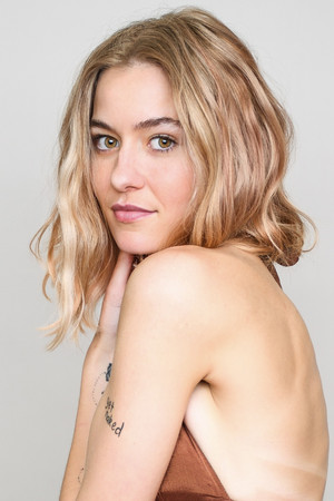 Emma Horn in BEAKS