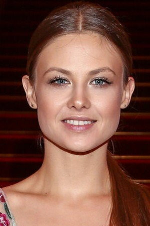 Anna Karczmarczyk in Mall Girls