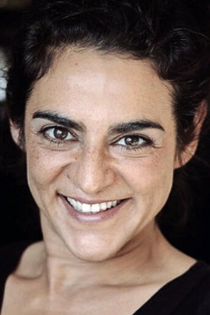 Toufan Manoutcheri in Les poupées persanes