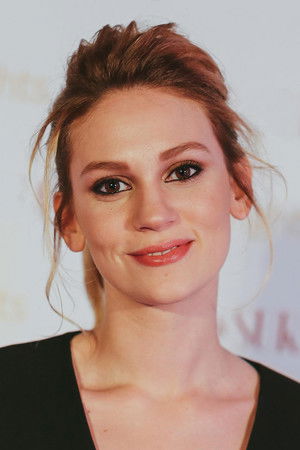 Farah Zeynep Abdullah in Whisper If I Forget