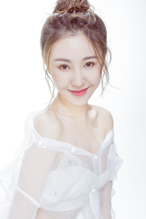 Shen Lu in Bite Fight