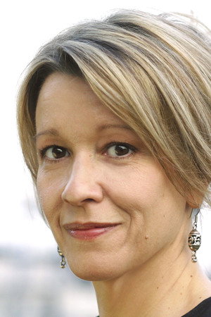 Linda Emond in Causeway