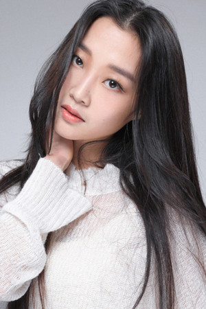 He Xinzhu in Fly to the Moon