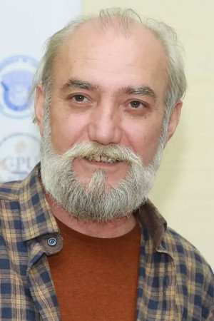 Shahin Yuksel Serkerov in Khannas