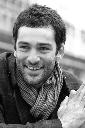 Nicolas Cazalé in Chaotic Ana