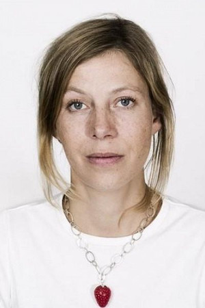Jule Böwe in Grand Jete