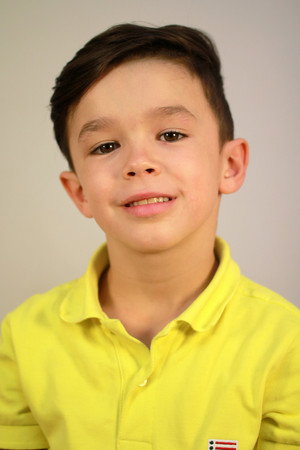Asier Flores in Luna