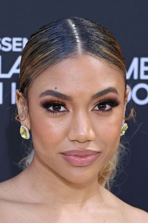 Paige Hurd in Cradle 2 the Grave
