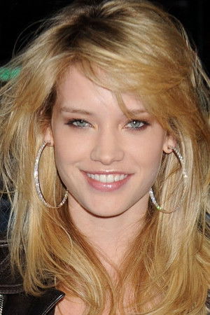 Julie Ordon in Befikre