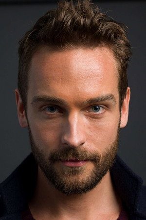 Tom Mison in Salmon Fishing in the Yemen