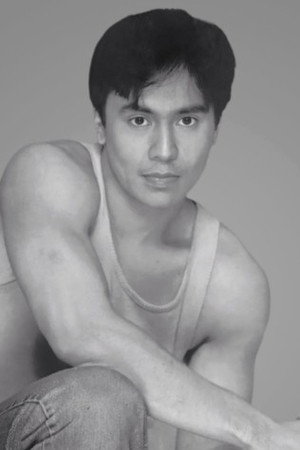 Lee Robin Salazar in Do Re Mi