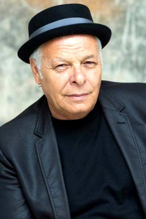 Enzo Gragnianiello in Pino Daniele - Nero a metà