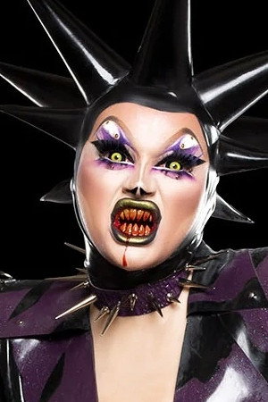 Loris in The Boulet Brothers' Dragula: Resurrection