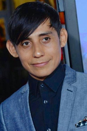 Luis Chávez in While She Was Out