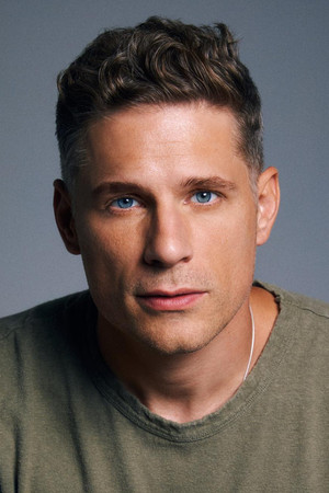Matt Lauria in To Leslie