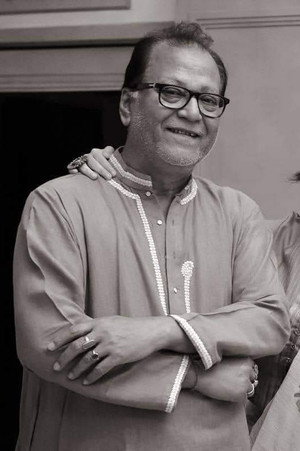 Santu Mukherjee in Khelaghar