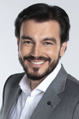 Luciano D'Alessandro in Susana and Elvira: No Plan B